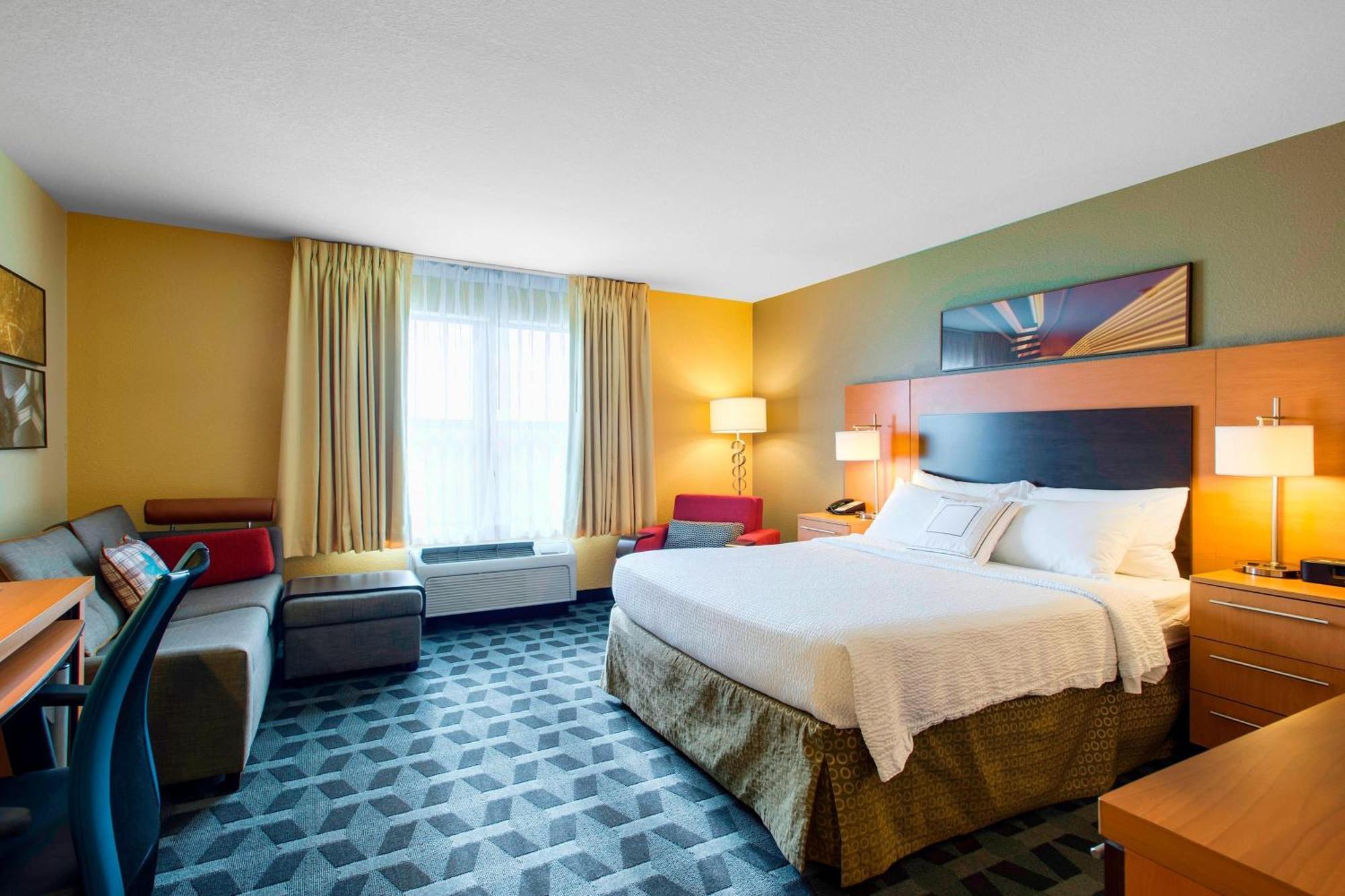 Towneplace Suites By Marriott Kansas City Overland Park Exterior photo